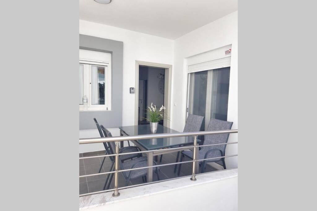 Polychrono New 2 Bedroom Apt. Just By The Sea! Eksteriør billede
